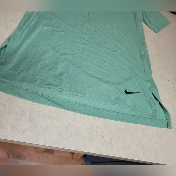 Nike mens medium dri fit athletic shirt pale green - Picture 3 of 6